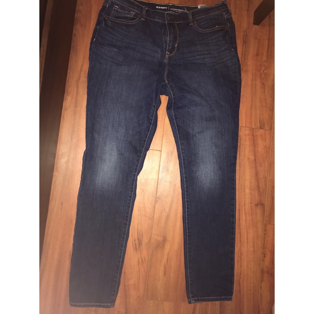 Mid-rise Curvy Profile Skinny Jeans